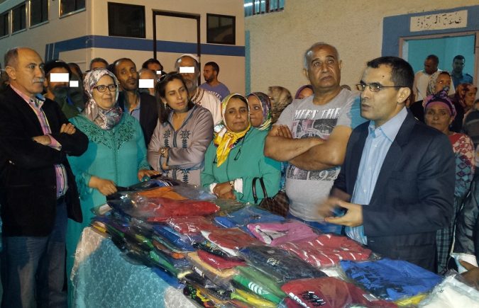 خديجة حجوبي وحليمة الزومي بمعية المنسق الجهوي للتعاون الوطني يشاركون نزلاء السجن المحلي بفاس أجواء مائدة الإفطار الرمضانية