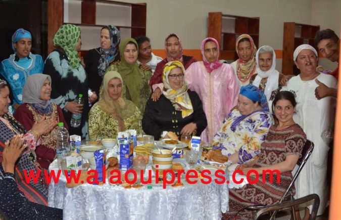 خديجة حجوبي بشراكة مع منسقية التعاون الوطني بجهة فاس مكناس تنظم مائدة إفطار رمضانية لفائدة نزيلات ونزلاء الخيرية بفاس