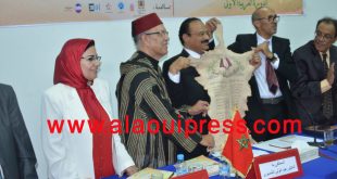 السيرة الذاتية للشاعر اليمني د عبد الولي الشميري اختزلتها قصيدة رائعة من تراث الملحون أبدعها الفنان فؤاد العامري
