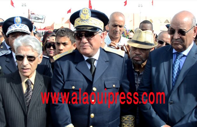 يحظيه بوشعاب ومولاي حمدي ولد الرشيد يشرفان على عملية وضع حجر الأساس لإعادة تهيئة ساحة المشور بمدينة العيون