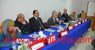 هرمين وازنين من خدام القصر بمعية نخبة من المفكرين والأدباء المغاربة والعرب، نجوم حفل تكريم د عبد الله بنصر العلوي