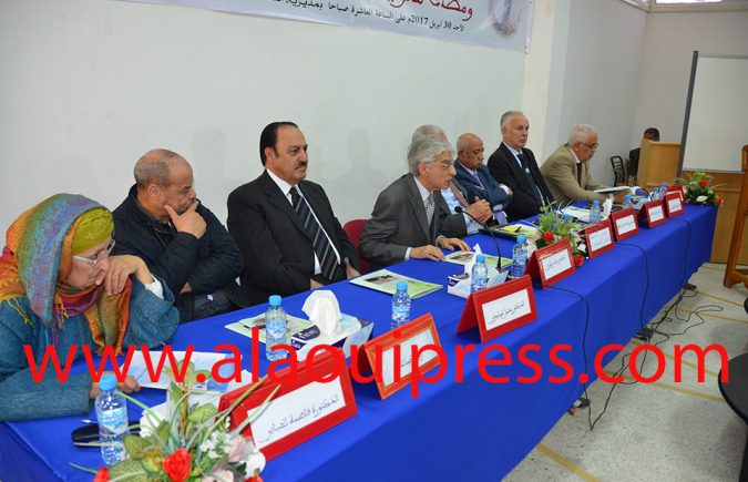 هرمين وازنين من خدام القصر بمعية نخبة من المفكرين والأدباء المغاربة والعرب، نجوم حفل تكريم د عبد الله بنصر العلوي