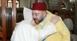 جلالة الملك محمد السادس حفظه الله يؤدي صلاة الجمعة بمسجد الإمام مالك بفـــــاس