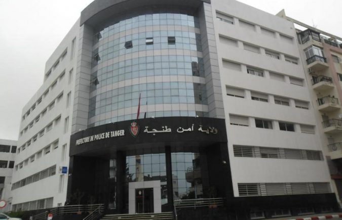 أمن طنجة يتمكن من توقيف شخص للإشتباه في تورطه في ارتكاب أفعال النصب وانتحال صفات ينظمها القانون