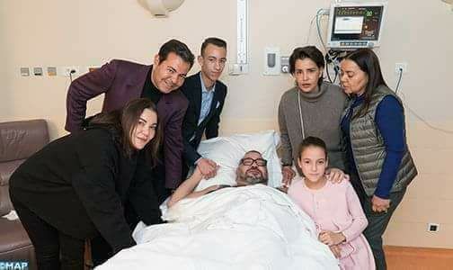 عيش عيش يا ملك الشعب الوفي تيبغيك… حفظ الله جلالة الملك محمد السادس من كل مكروه ورزقه الشفاء والرحمة التي وعد بها عباده المؤمنين