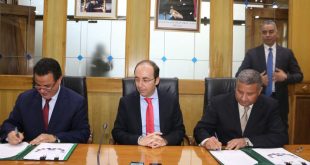 المدير الجهوي للصحة لجهة فاس مكناس الدكتور المهدي البلوطي يوقع على عقود برامج وزارة الصحة خُطَط العمل الثلاثية 2019-2021