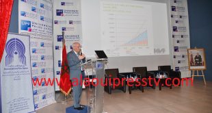 رشيد اليزمي يُلْقي الدرس الإفتتاحي للجامعة الخاصة لفاس 2020/2019 ويحظى بتكريم خاص فوق العادة