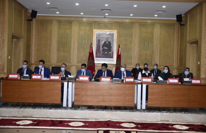 المصادقة على مشروع النظام الداخلي لمجلس جهة الشرق بالأغلبية المطلقة