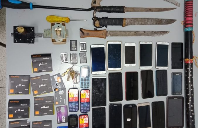 أمن عين قادوس بندباب يتمكن من توقيف مقترفي سرقة محل لبيع وإصلاح الهواتف المحمولة بحي كاريان الحجوي
