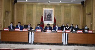 المصادقة على مشروع النظام الداخلي لمجلس جهة الشرق بالأغلبية المطلقة